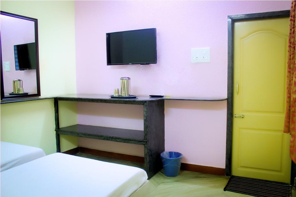 Pms Guest House Pondicherry Bagian luar foto